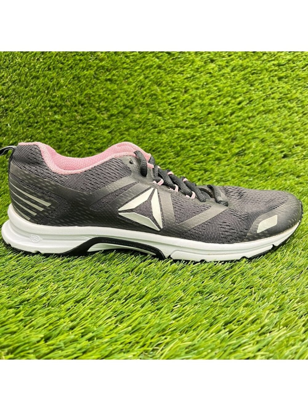 Reebok Ahary Runner Womens Size 9 Black White Athletic Running Shoes Sneakers